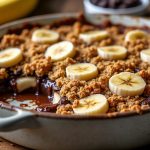 découvrez comment préparer un crumble banane chocolat fondant et facile à réaliser, parfait pour un dessert gourmand et rapide à préparer.