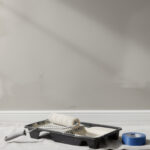 découvrez nos conseils pratiques pour maîtriser le temps de séchage de l'enduit avant peinture et garantir la réussite de vos travaux de rénovation.
